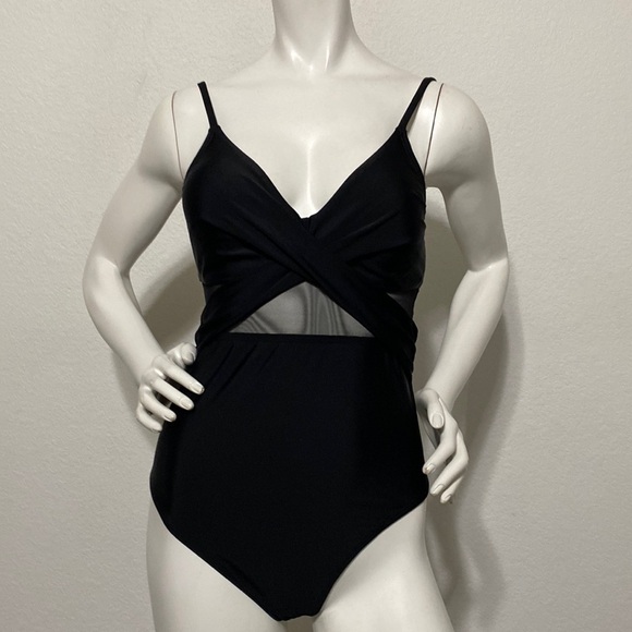 Cupshe NWT Black Mesh Inserts One Piece Swimsuit Size S - Picture 2 of 9